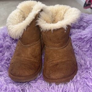 Toddler Bow UGGS / Girl kids Bow UGG boots size 10 WORN